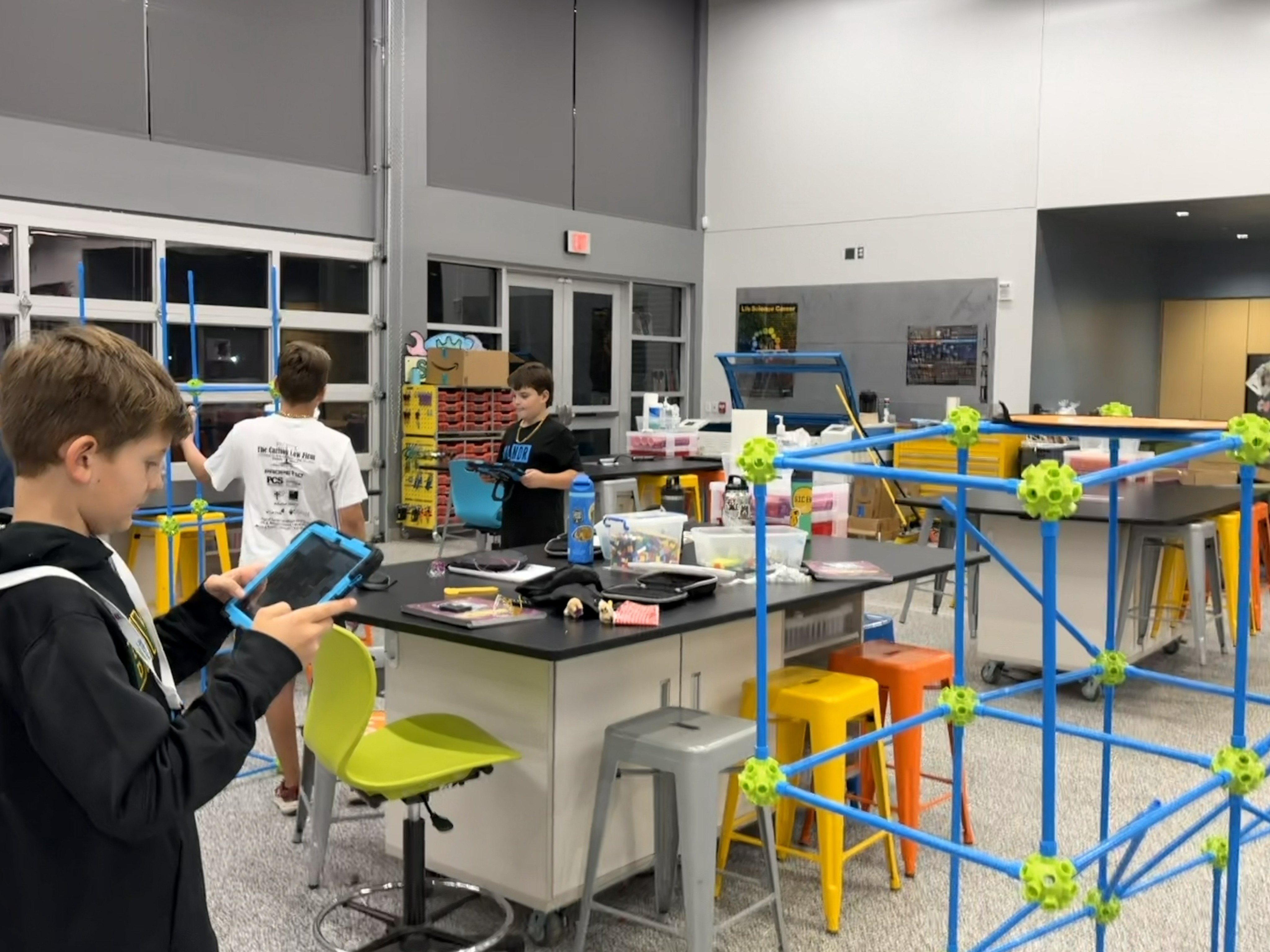 Building Bots Robotics & Engineering Fun Labs